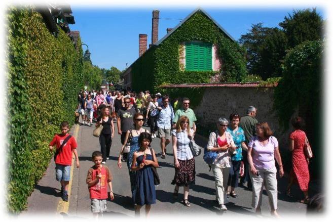 La Petite Maison De Giverny - Gite De Charme 5 Etoiles Au Coeur Du Village - 3 Chambres Exterior foto