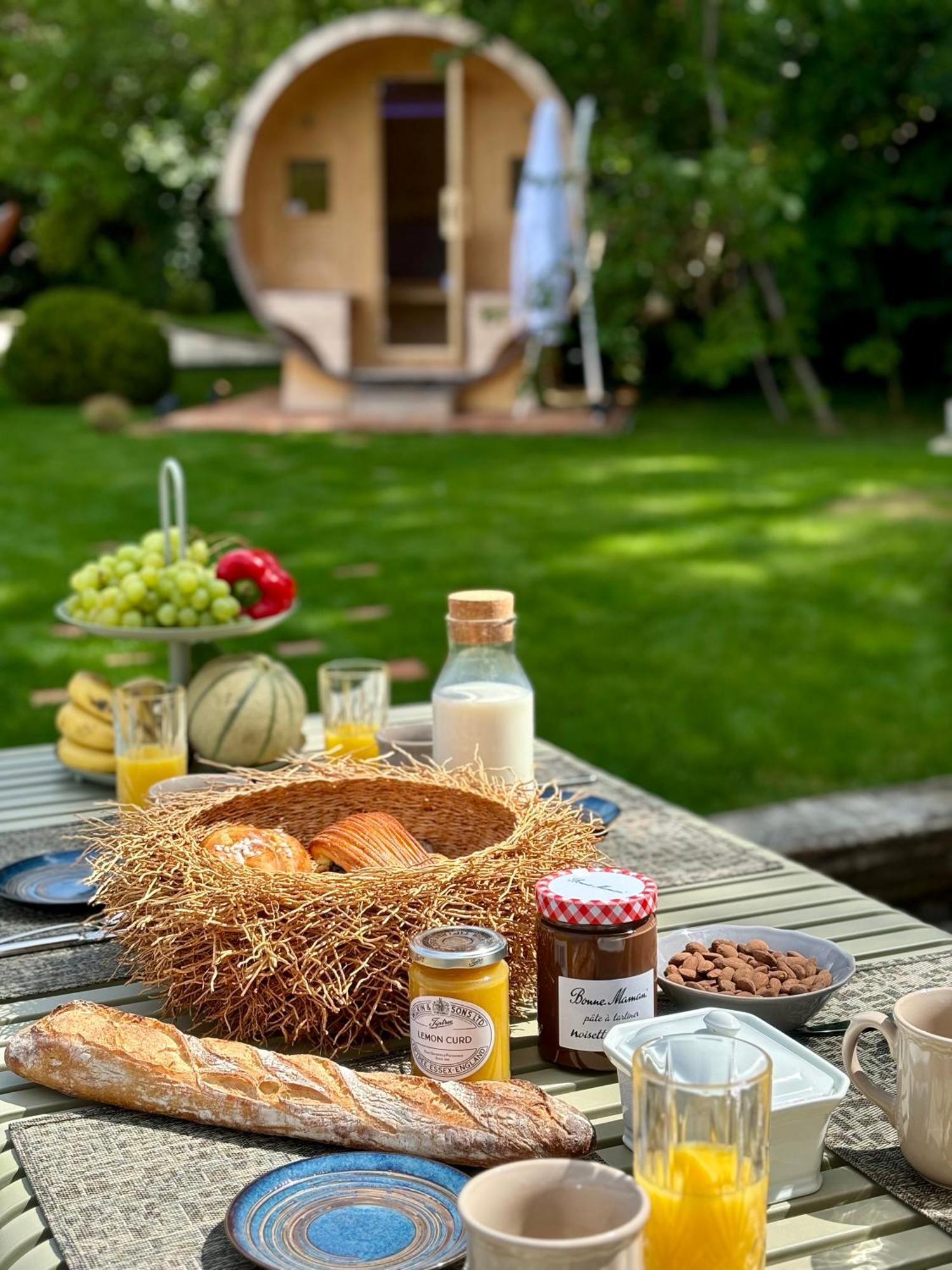 La Petite Maison De Giverny - Gite De Charme 5 Etoiles Au Coeur Du Village - 3 Chambres Exterior foto